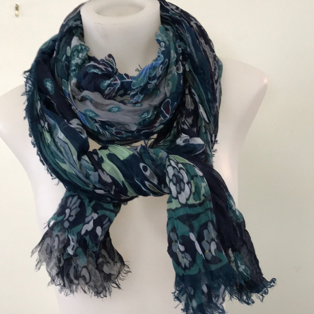 Scarf/wrap - Picture 2 of 2